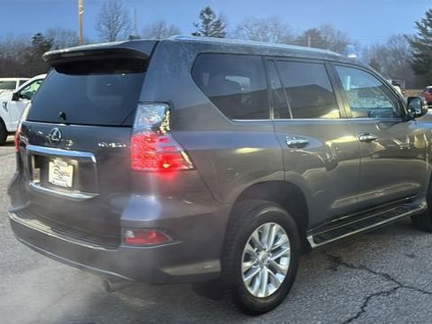 Used 2023 Lexus GX 460 Premium w/ Premium Package image 31