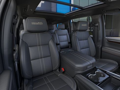 New 2026 Chevrolet Suburban High Country image 17