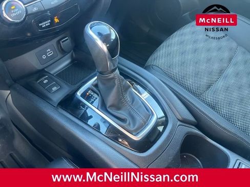 Used 2022 Nissan Rogue Sport SV w/ Technology Package image 29