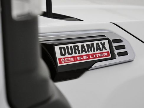 Used 2025 GMC Sierra 3500 SLT w/ SLT Premium Package image 11