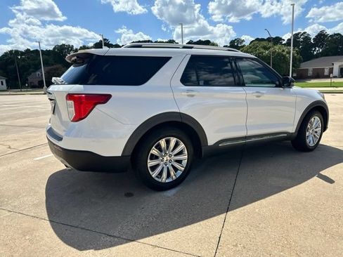 Used 2020 Ford Explorer Limited RWD image 3