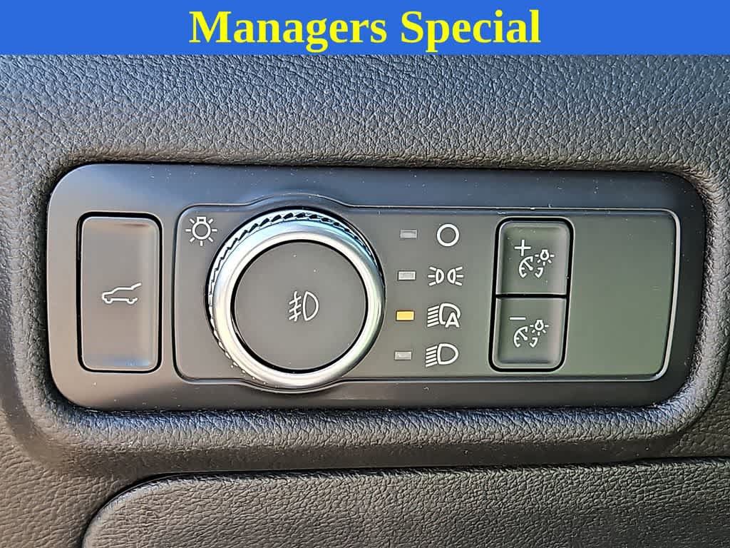 Used 2022 Ford Explorer XLT w/ Equipment Group 202A AWD/4WD image 25