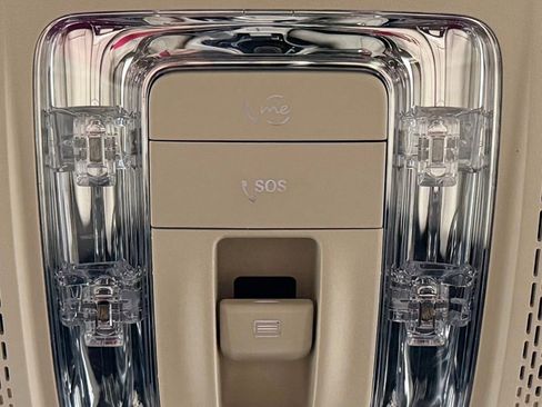 Used 2020 Mercedes-Benz GLB 250 4MATIC image 26