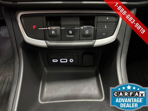 Used 2023 GMC Terrain SLT w/ Infotainment Package II image 17
