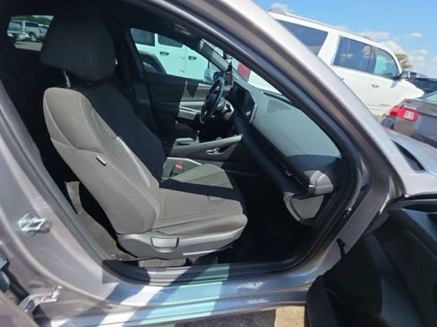 Used 2025 Hyundai Elantra Sport w/ Cargo Package FWD image 9
