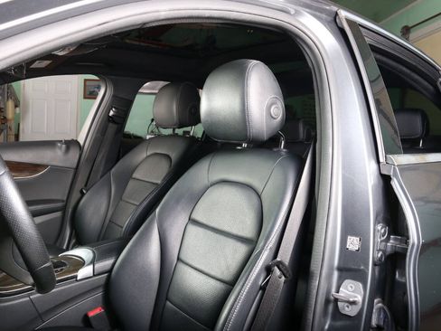 Used 2018 Mercedes-Benz C 300 Sedan image 27
