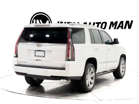 Used 2018 Cadillac Escalade Premium Luxury image 4