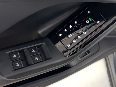 Used 2025 Audi Q6 e-tron Premium w/ Convenience Package image 13