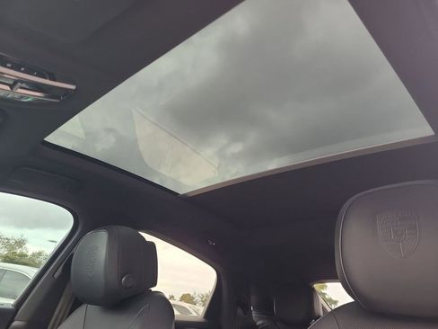 Used 2022 Porsche Cayenne Coupe image 27