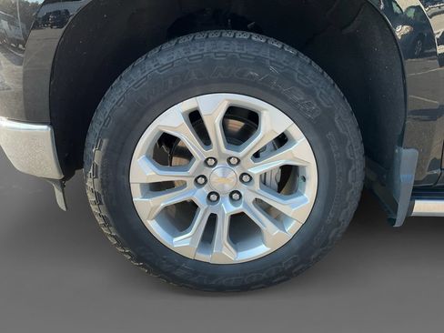 Used 2023 Chevrolet Silverado 1500 LTZ w/ LTZ Convenience Package II AWD/4WD image 11