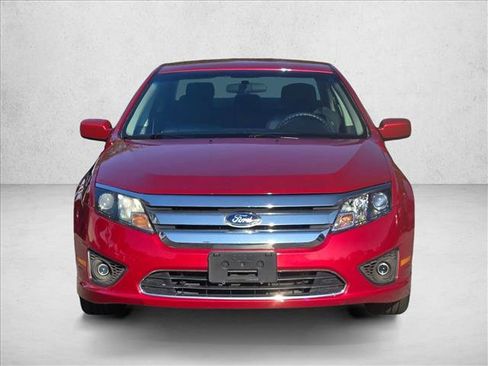 Used 2011 Ford Fusion SE image 2