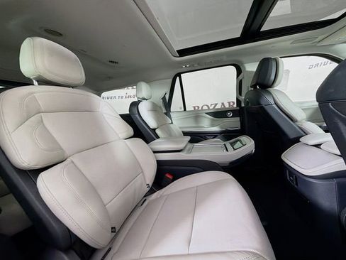 New 2026 Lincoln Navigator Reserve AWD/4WD image 32