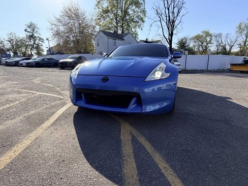 Used 2009 Nissan 370Z Touring image 2