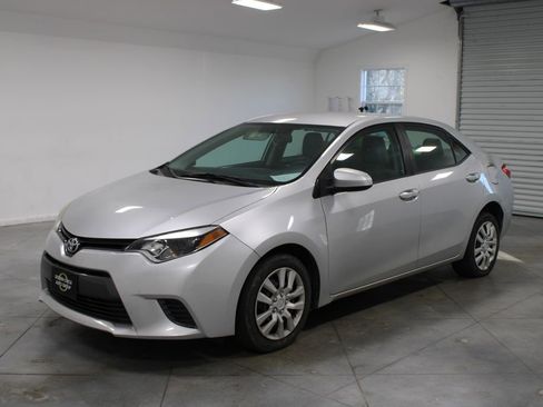 Used 2016 Toyota Corolla LE image 4