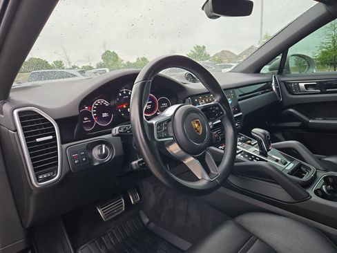 Used 2022 Porsche Cayenne S AWD/4WD image 2