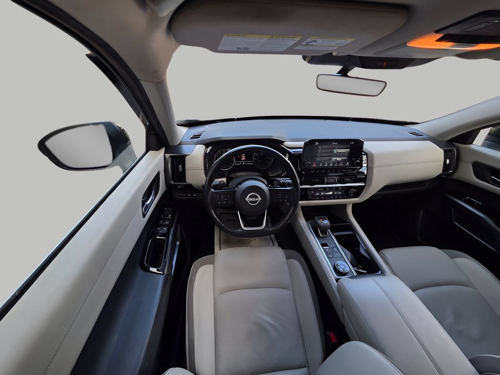 Used 2024 Nissan Pathfinder SL AWD/4WD image 15