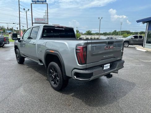 Used 2025 GMC Sierra 2500 AT4 AWD/4WD image 5
