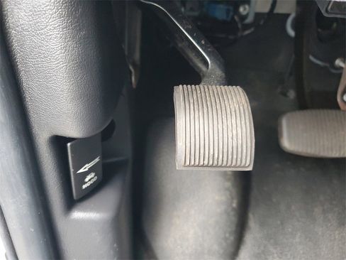 Used 2024 Ford E-350 and Econoline 350 Super Duty w/ Driver's Safety Package image 18