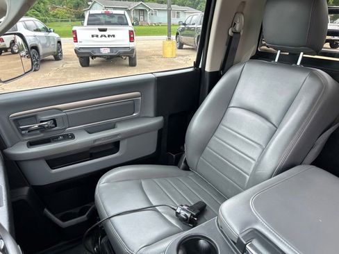 Used 2018 RAM 3500 Tradesman w/ Chrome Appearance Group AWD/4WD image 9