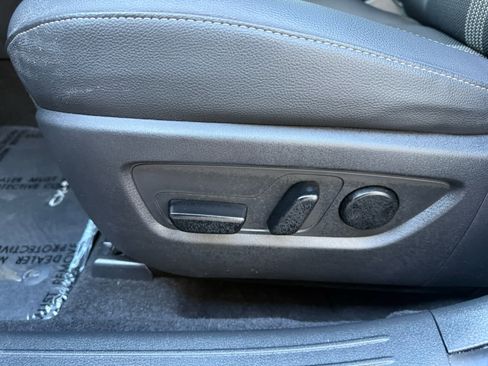 Used 2025 MAZDA CX-50 AWD 2.5 S w/ Premium Package image 6