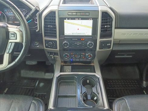 Used 2019 Ford F250 Lariat w/ Lariat Ultimate Package AWD/4WD image 3