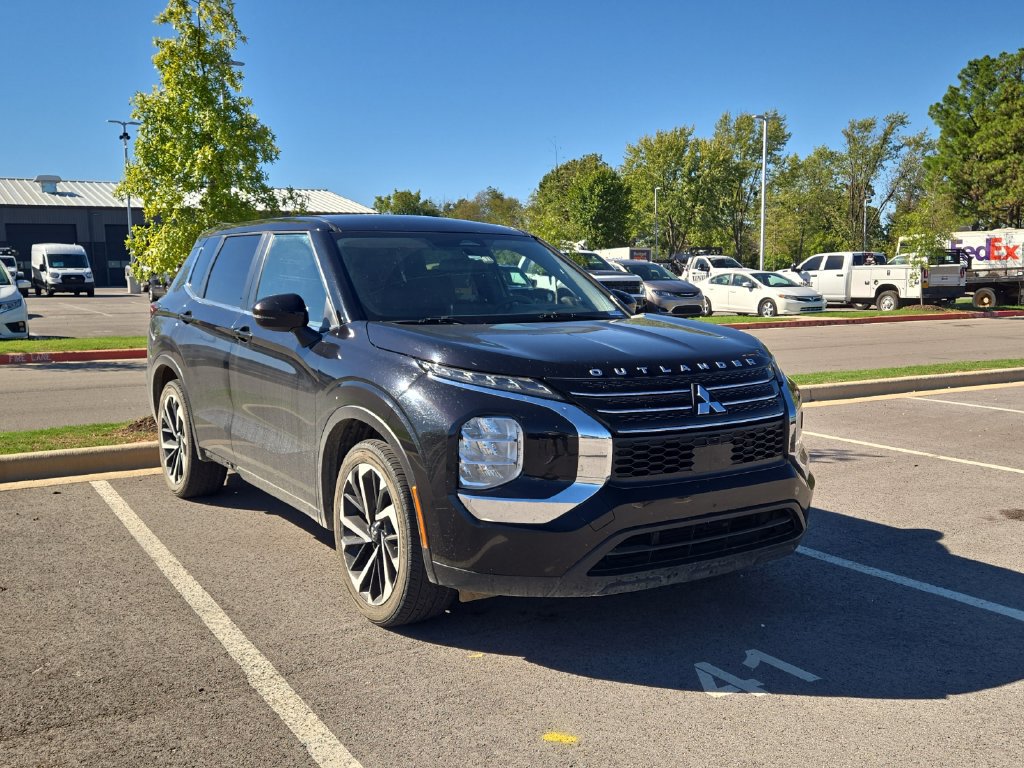 Used 2022 Mitsubishi Outlander ES AWD/4WD image 4