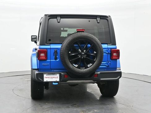 Used 2022 Jeep Wrangler Unlimited Sahara AWD/4WD image 7