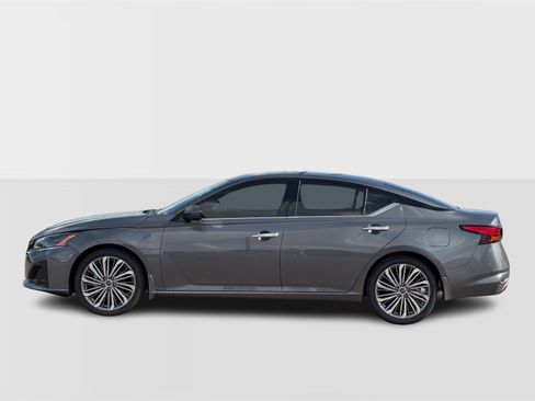 New 2025 Nissan Altima 2.5 SL image 2