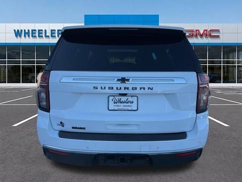 Used 2023 Chevrolet Suburban High Country image 4