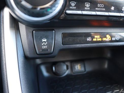 Used 2025 Toyota RAV4 XLE image 19