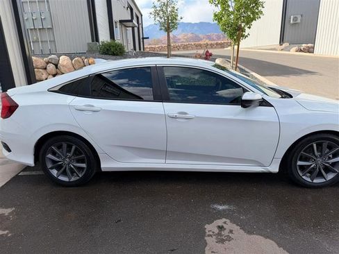 Used 2019 Honda Civic EX image 7
