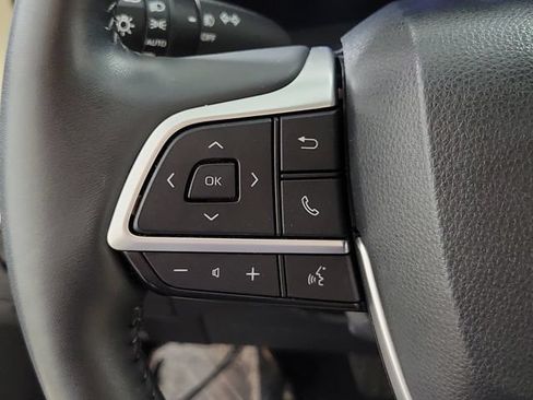 Used 2023 Toyota Highlander Platinum FWD image 25
