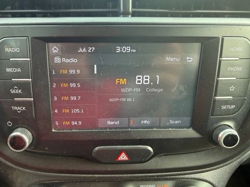 Used 2020 Kia Soul LX FWD image 12