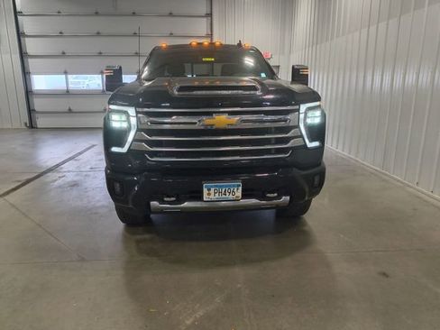 Used 2024 Chevrolet Silverado 3500 High Country AWD/4WD image 3