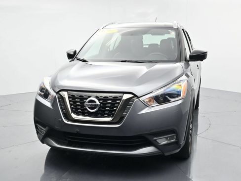 Used 2019 Nissan Kicks SR w/ SR Premium Package FWD image 3