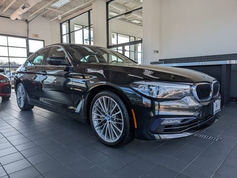 Used 2018 BMW 530e xDrive w/ Premium Package 2 AWD/4WD image 1