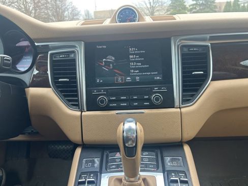 Used 2017 Porsche Macan S image 20