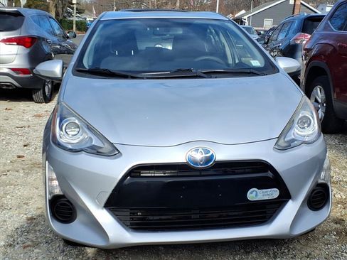 Used 2015 Toyota Prius C Two image 2