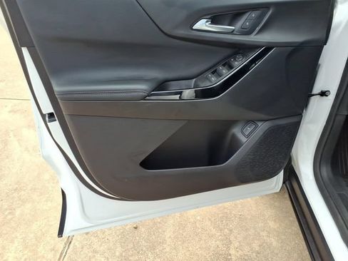 Used 2025 Chevrolet Equinox LT w/ Convenience Package II AWD/4WD image 11
