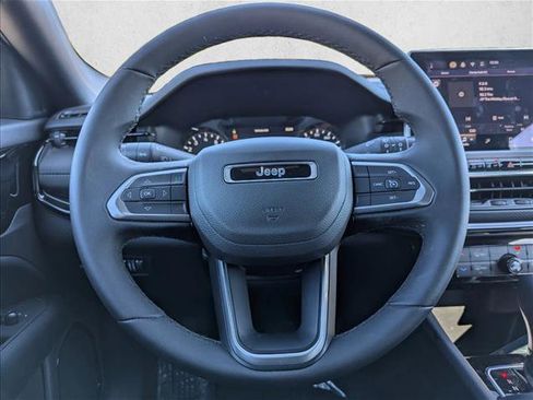 Used 2025 Jeep Compass Latitude w/ Altitude Special Edition image 16