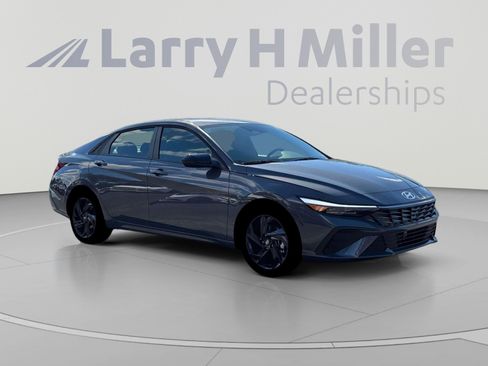 New 2026 Hyundai Elantra SEL FWD image 10