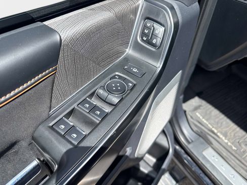 Used 2024 Ford F250 Platinum AWD/4WD image 18