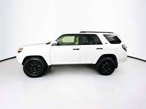 Used 2016 Toyota 4Runner SR5 Premium image 4