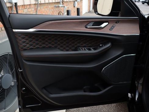 New 2025 Jeep Grand Cherokee Summit w/ Obsidian Package image 9