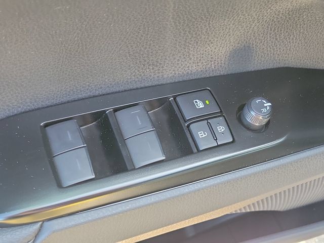 Used 2026 Toyota Camry XSE FWD image 21
