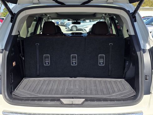 Used 2019 Subaru Ascent Touring w/ Popular Package #2A image 9