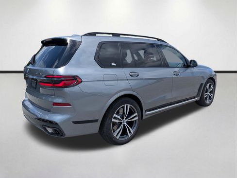 Used 2026 BMW X7 xDrive40i w/ M Sport Package AWD/4WD image 4