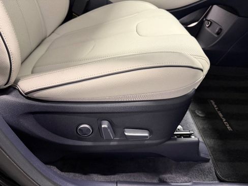 Used 2025 Hyundai Palisade Limited image 16