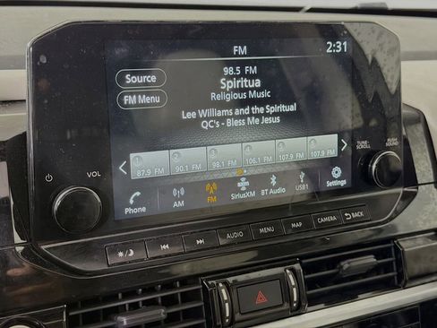 Used 2022 Nissan Pathfinder SL w/ SL Premium Package FWD image 17