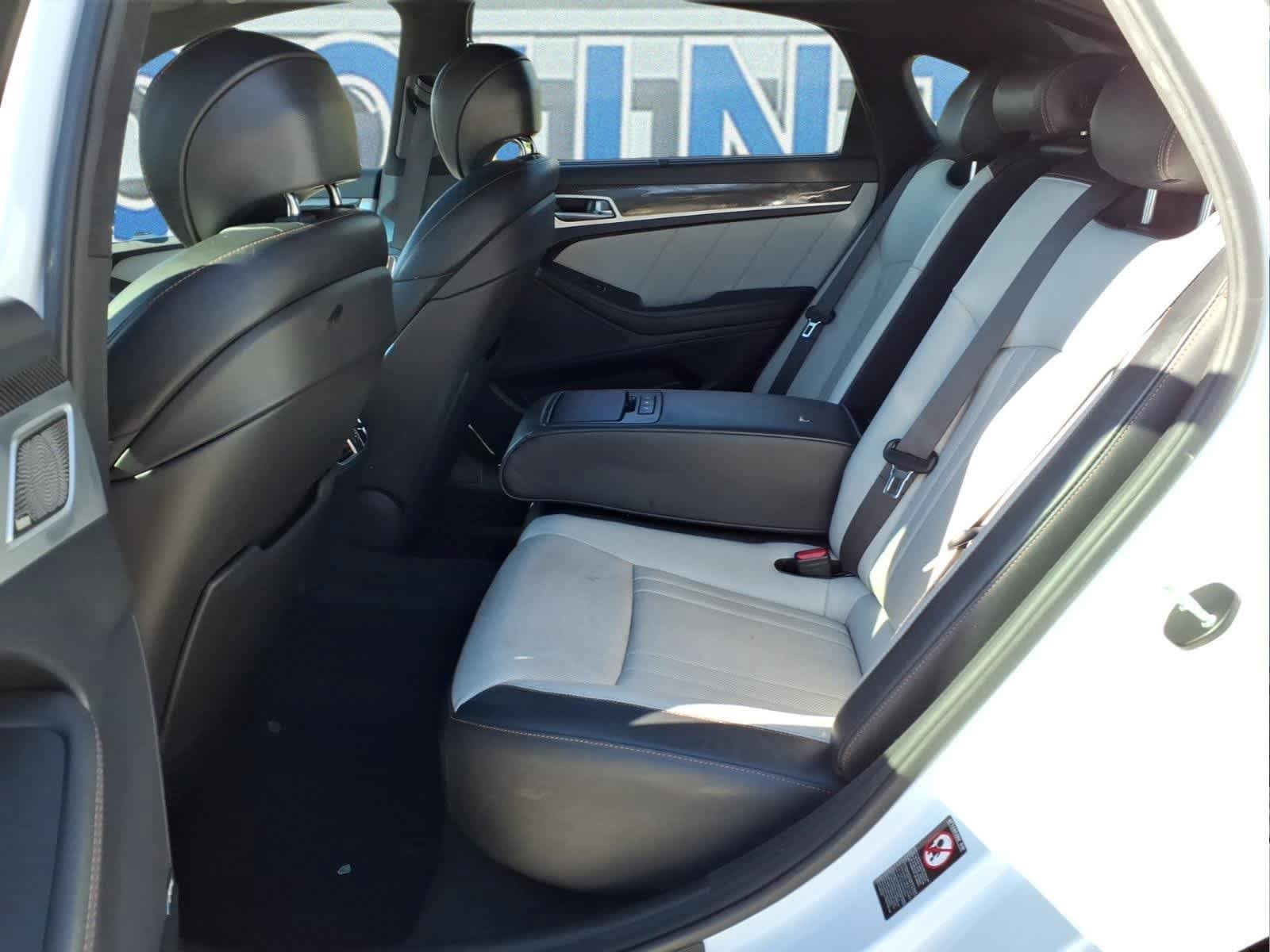 Used 2018 Genesis G80 3.3T Sport RWD image 12